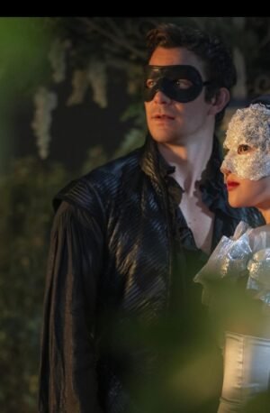 Bridgerton S04 Luke Thompson Black Vest