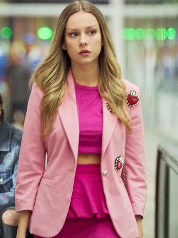 Elite-Season-01-Carla-Roson-Pink-Blazer.jpg