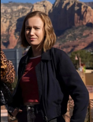 Hacks S03 Ava Daniels Black Jacket
