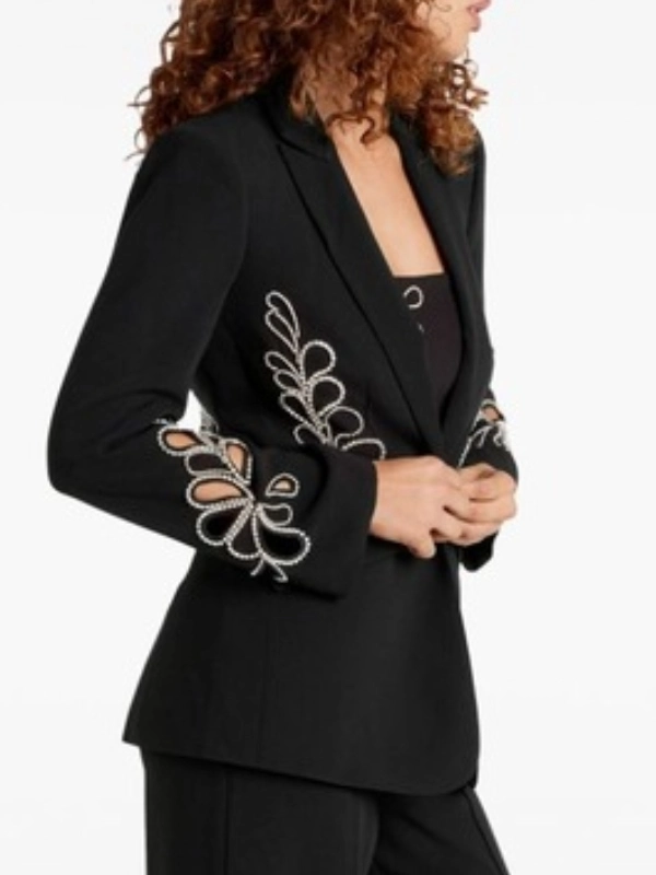 Joy-Behar-The-View-2024-Black-Blazer.webp