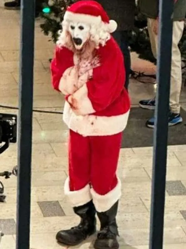 Terrifier-3-David-Howard-Thornton-Red-Santa-Coat.webp